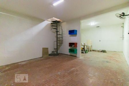 Casa para alugar com 350m², 3 quartos e 3 vagasSalão
