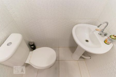 Casa para alugar com 350m², 3 quartos e 3 vagasBanheiro Churrasqueira