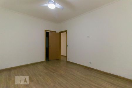 Suíte de casa para alugar com 3 quartos, 350m² em Jardim Botucatu, São Paulo