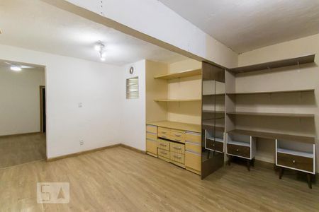 Closset - Suíte de casa para alugar com 3 quartos, 350m² em Jardim Botucatu, São Paulo