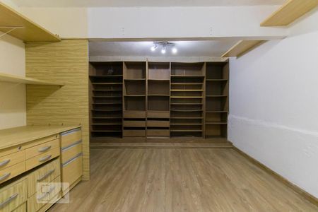 Casa para alugar com 350m², 3 quartos e 3 vagasClosset - Suíte