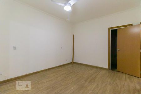 Suíte de casa para alugar com 3 quartos, 350m² em Jardim Botucatu, São Paulo