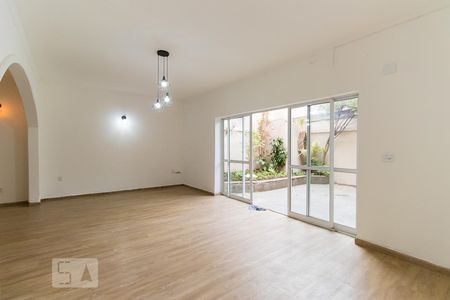 Sala de casa para alugar com 3 quartos, 350m² em Jardim Botucatu, São Paulo