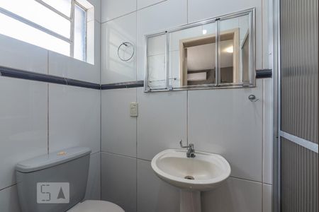 Banheiro da Suíte de casa à venda com 4 quartos, 150m² em Parque Urbano, Porto Alegre