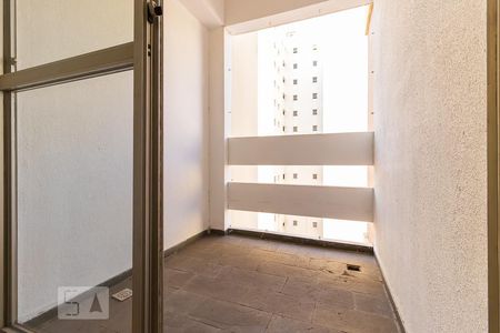 Sacada da sala de apartamento para alugar com 1 quarto, 59m² em Centro, Campinas