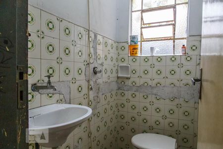 Casa à venda com 100m², 2 quartos e 2 vagasBanheiro de Serviço