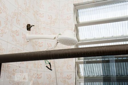 Apartamento para alugar com 68m², 2 quartos e 1 vagaBanheiro - chveiro