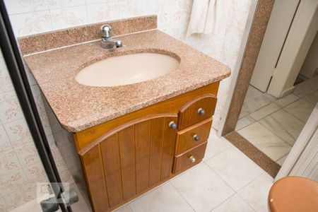 Apartamento para alugar com 68m², 2 quartos e 1 vagaBanheiro - Torneira