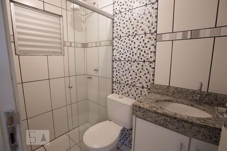 Banheiro social de apartamento para alugar com 2 quartos, 50m² em Parque Residencial Lagoinha, Ribeirão Preto