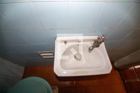 Casa à venda com 180m², 3 quartos e 2 vagasBanheiro de serviço