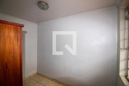 Casa à venda com 180m², 3 quartos e 2 vagasQuarto de Serviço