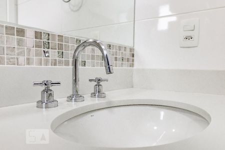 Apartamento à venda com 64m², 2 quartos e 1 vaga Apartamento à venda com 64m², 2 quartos e 1 vagaBanheiro da Suíte