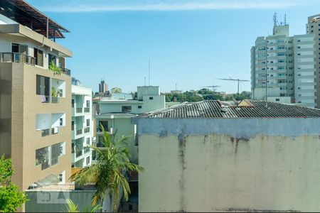 Casa à venda com 380m², 5 quartos e 4 vagas Casa à venda com 380m², 5 quartos e 4 vagasVista do Quarto 3