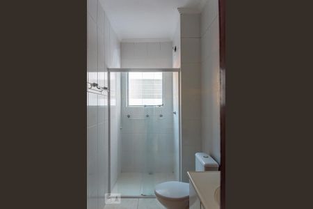 Casa à venda com 380m², 5 quartos e 4 vagas Casa à venda com 380m², 5 quartos e 4 vagasBanheiro da Suíte