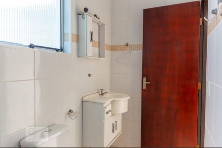 Casa à venda com 380m², 5 quartos e 4 vagas Casa à venda com 380m², 5 quartos e 4 vagasBanheiro 4