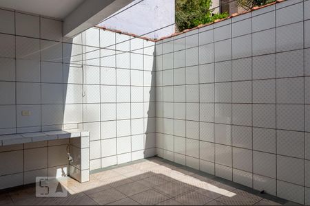 Casa à venda com 380m², 5 quartos e 4 vagas Casa à venda com 380m², 5 quartos e 4 vagasQuintal