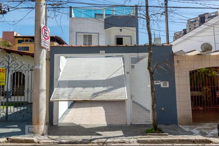 Casa à venda com 380m², 5 quartos e 4 vagas Casa à venda com 380m², 5 quartos e 4 vagasFachada
