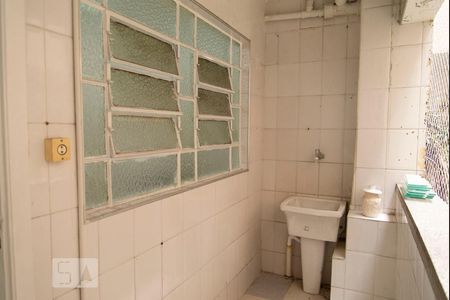 Apartamento à venda com 103m², 2 quartos e sem vaga Apartamento à venda com 103m², 2 quartos e sem vagaLavanderia