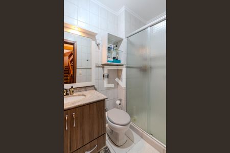 Casa de condomínio à venda com 240m², 2 quartos e 3 vagasBanheiro Social