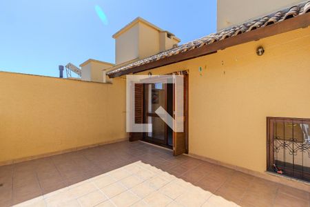 Casa de condomínio à venda com 240m², 2 quartos e 3 vagasTerraço