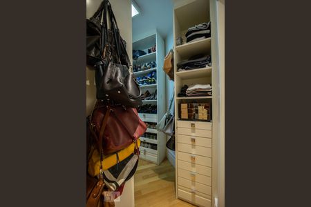 Apartamento para alugar com 173m², 3 quartos e 4 vagasCloset Quarto 3