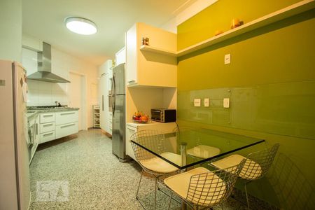 Apartamento para alugar com 173m², 3 quartos e 4 vagasCozinha