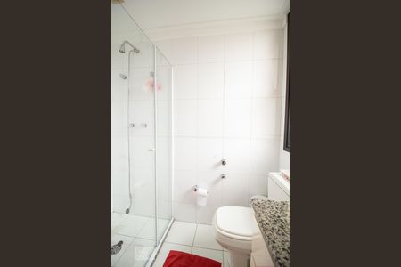 Apartamento para alugar com 173m², 3 quartos e 4 vagasBanheiro do Quarto 2