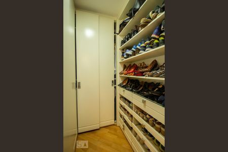 Apartamento para alugar com 173m², 3 quartos e 4 vagasCloset Quarto 3