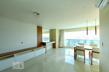 Sala de Apartamento com 3 quartos, 210m² Vila Galvão