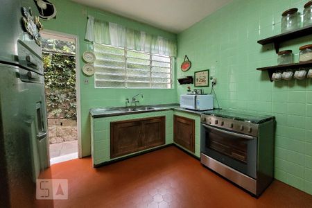 Cozinha de casa à venda com 4 quartos, 400m² em Cristal, Porto Alegre