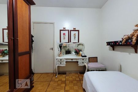 Casa à venda com 400m², 4 quartos e 6 vagas Casa à venda com 400m², 4 quartos e 6 vagasQuarto