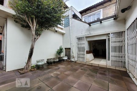Casa à venda com 400m², 4 quartos e 6 vagas Casa à venda com 400m², 4 quartos e 6 vagasÁrea Externa