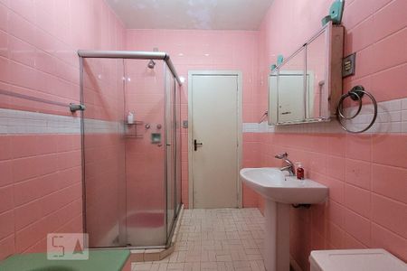 Casa à venda com 400m², 4 quartos e 6 vagas Casa à venda com 400m², 4 quartos e 6 vagasBanheiro