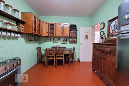 Casa à venda com 400m², 4 quartos e 6 vagas Casa à venda com 400m², 4 quartos e 6 vagasCozinha