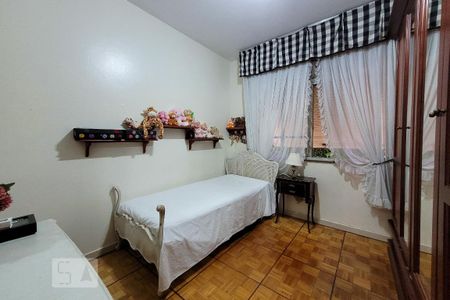 Casa à venda com 400m², 4 quartos e 6 vagas Casa à venda com 400m², 4 quartos e 6 vagasQuarto