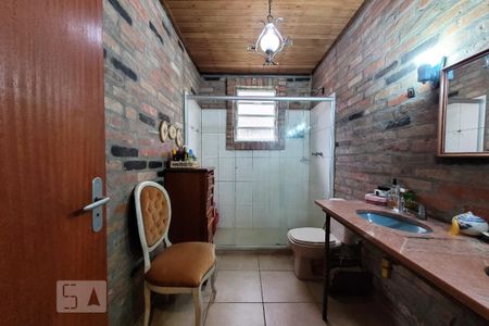 Casa à venda com 400m², 4 quartos e 6 vagas Casa à venda com 400m², 4 quartos e 6 vagasBanheiro da Suíte