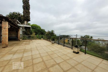 Casa à venda com 400m², 4 quartos e 6 vagas Casa à venda com 400m², 4 quartos e 6 vagasSacada
