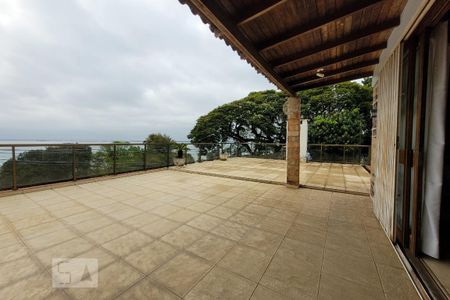 Sacada de casa à venda com 4 quartos, 400m² em Cristal, Porto Alegre
