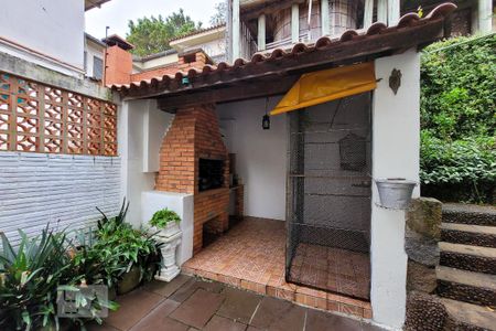 Casa à venda com 400m², 4 quartos e 6 vagas Casa à venda com 400m², 4 quartos e 6 vagasÁrea Externa