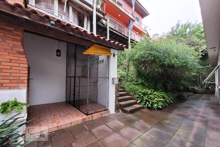 Casa à venda com 400m², 4 quartos e 6 vagas Casa à venda com 400m², 4 quartos e 6 vagasÁrea Externa