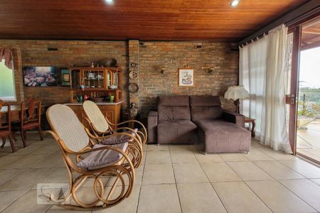 Casa à venda com 400m², 4 quartos e 6 vagas Casa à venda com 400m², 4 quartos e 6 vagasEspaço Gourmet