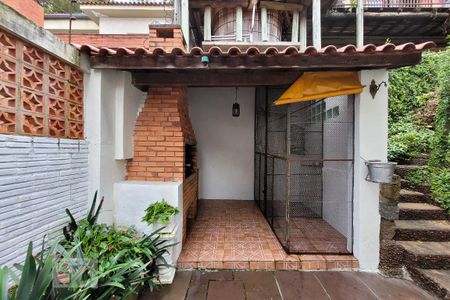 Casa à venda com 400m², 4 quartos e 6 vagas Casa à venda com 400m², 4 quartos e 6 vagasÁrea Externa