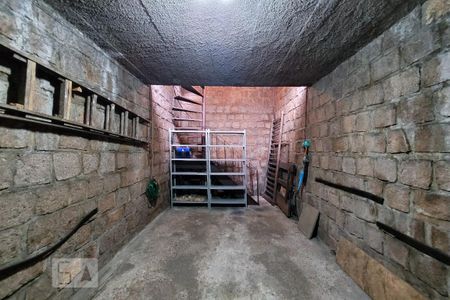 Casa à venda com 400m², 4 quartos e 6 vagas Casa à venda com 400m², 4 quartos e 6 vagasEntrada