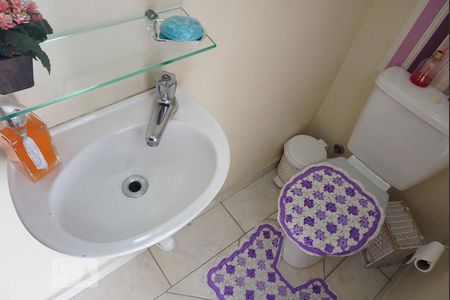 Lavabo de casa de condomínio para alugar com 2 quartos, 159m² em Vila Araguaia, São Paulo