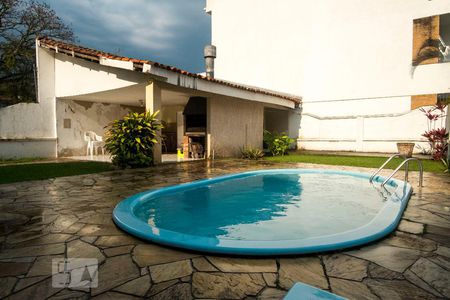 Casa à venda com 260m², 3 quartos e 3 vagasPiscina