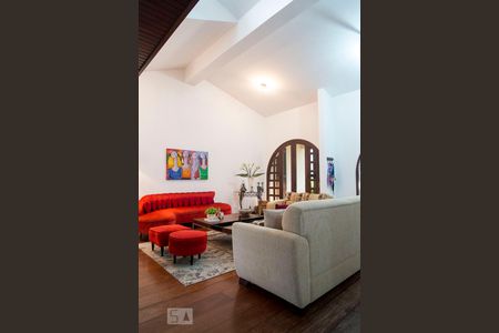 Sala de casa à venda com 3 quartos, 260m² em Jardim Isabel, Porto Alegre