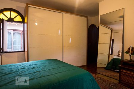 Casa à venda com 260m², 3 quartos e 3 vagasSuíte