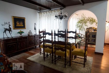 Sala de casa à venda com 3 quartos, 260m² em Jardim Isabel, Porto Alegre