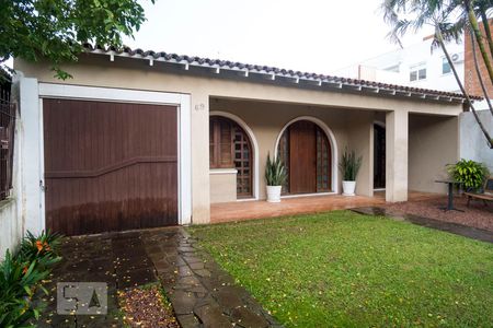 Casa à venda com 260m², 3 quartos e 3 vagasCasa