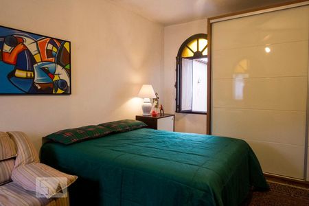 Casa à venda com 260m², 3 quartos e 3 vagasSuíte